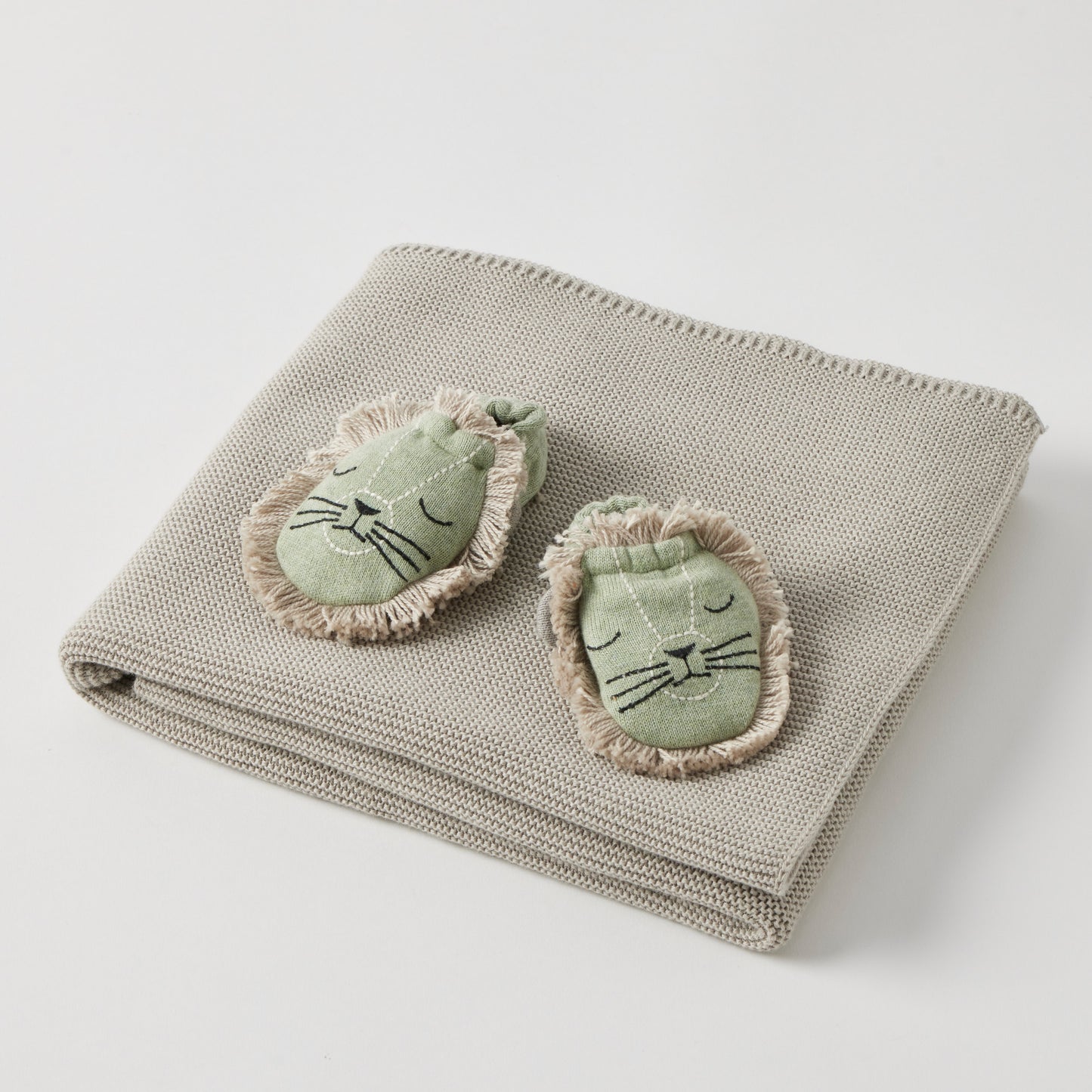 Ollie Lion Booties & Blanket SET