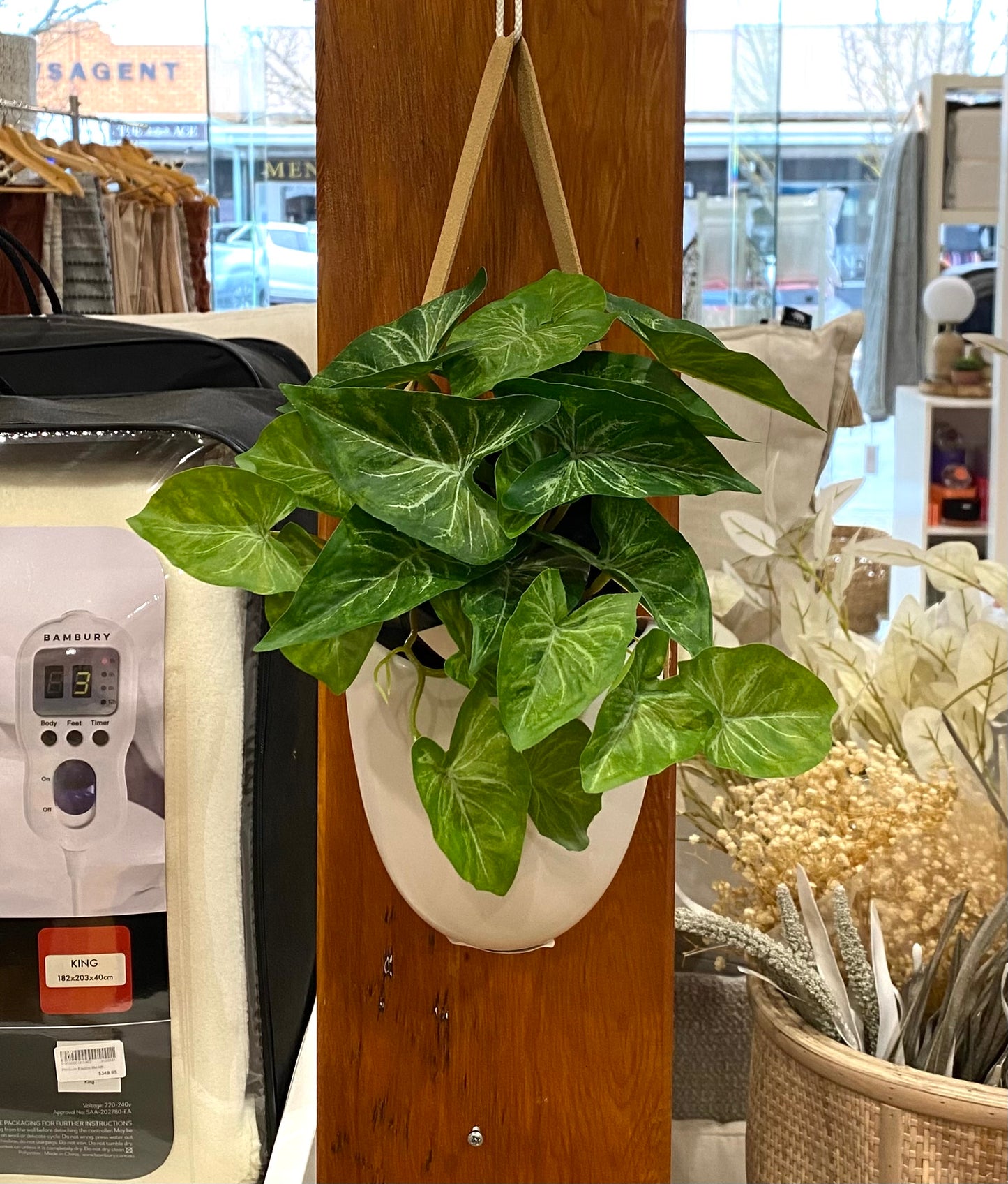 Friday Hanging Planter small