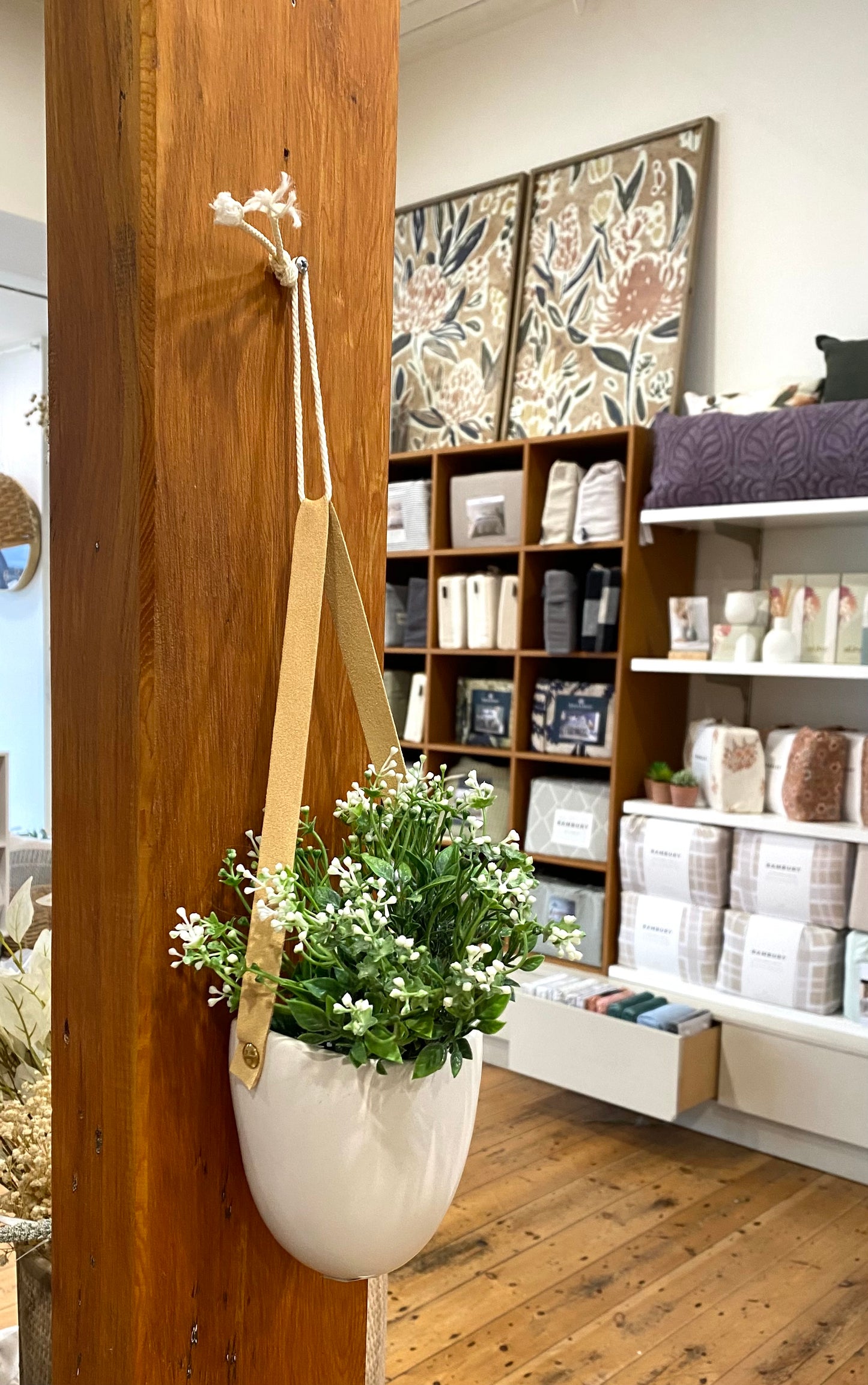 Friday Hanging Planter small