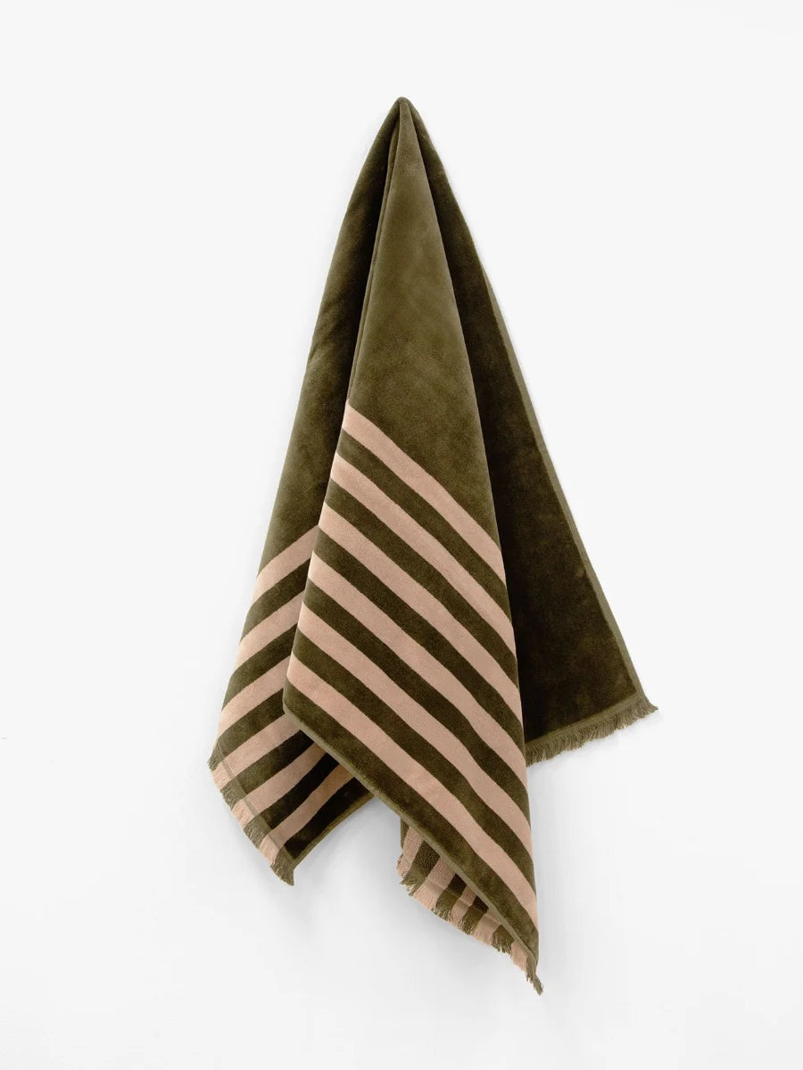 Palma Petal & Stripe Bath Towel Caper/Shell
