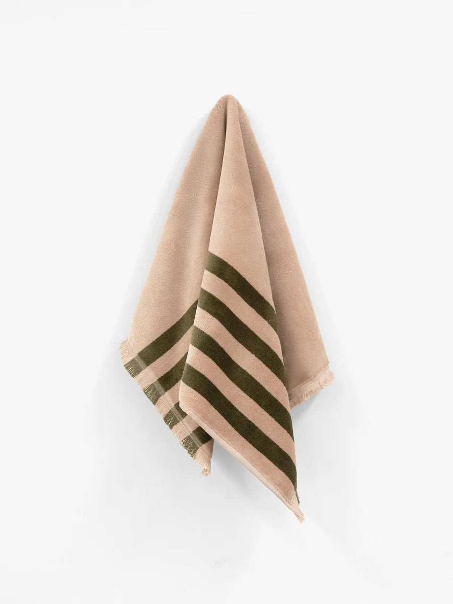Palma Petal & Stripe Bath Towel Caper/Shell