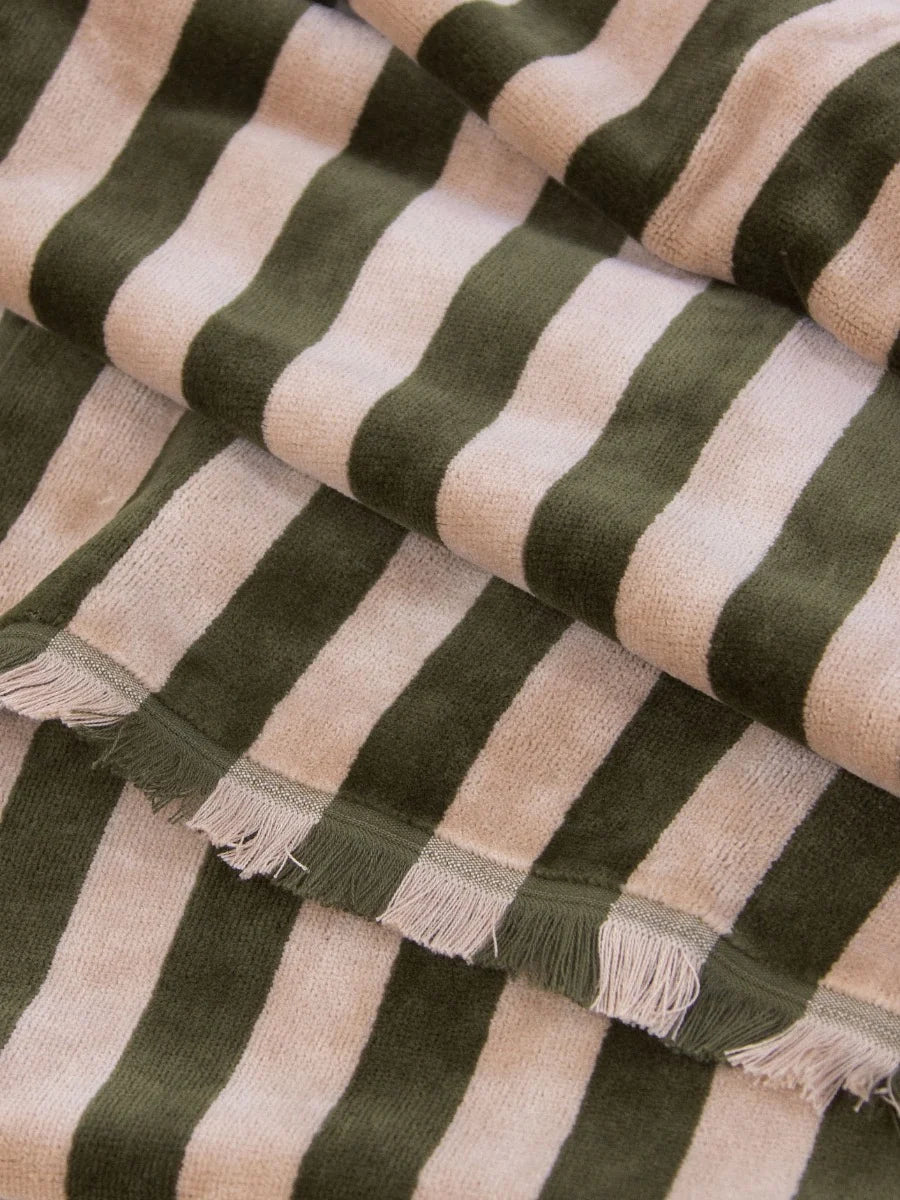 Palma Petal & Stripe Bath Towel Caper/Shell