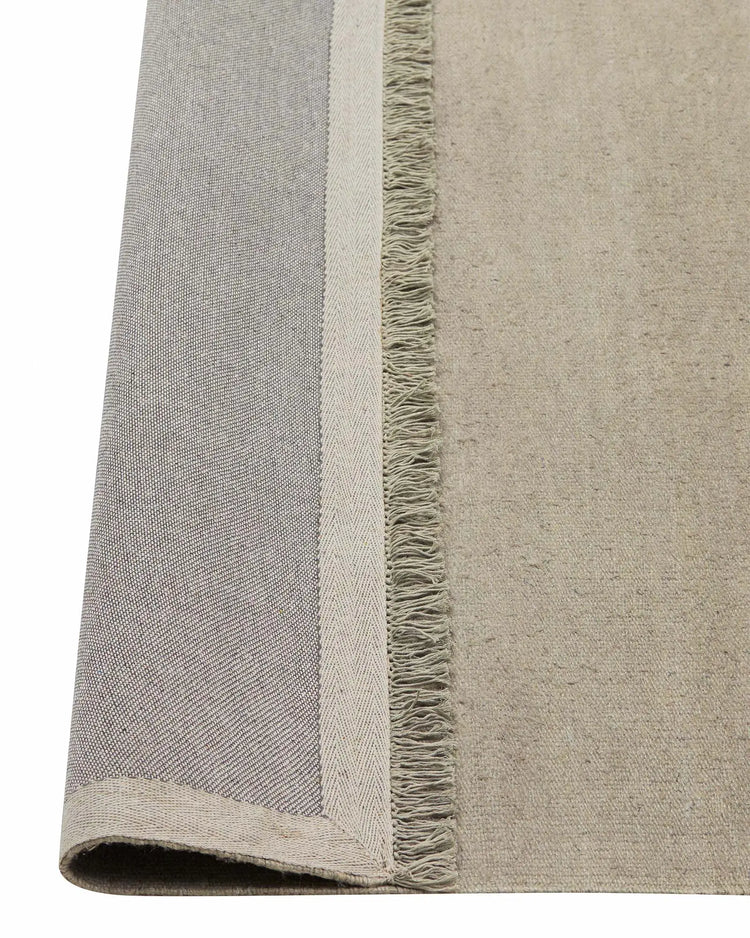 Emilio Rug | Oyster
