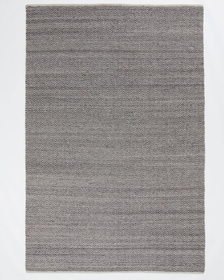 Matterhorn Rug | Tar