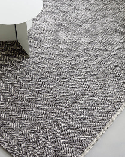 Matterhorn Rug | Tar